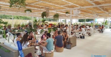 Baiana Beach Club busca camareros y cocineros para su restaurante en la playa de Barcelona