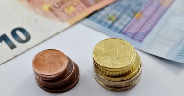 Ya se puede solicitar el nuevo cheque de 200 euros: requisitos y cómo hacerlo
